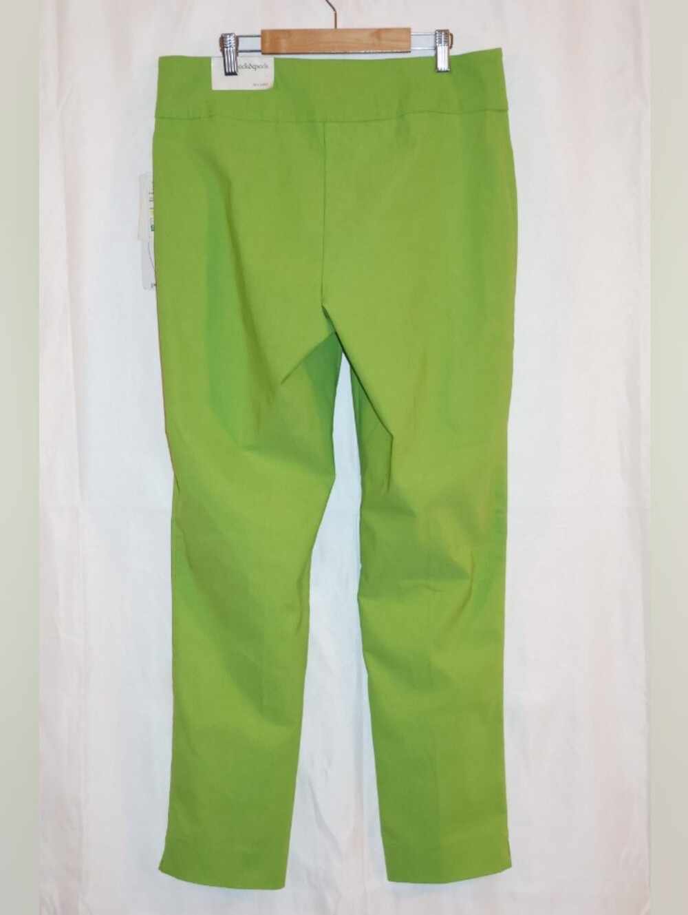 Peck & Peck Lime Green Signature Collection Pull-On Crop Straight Leg Ava Pants. - Picture 6 of 9